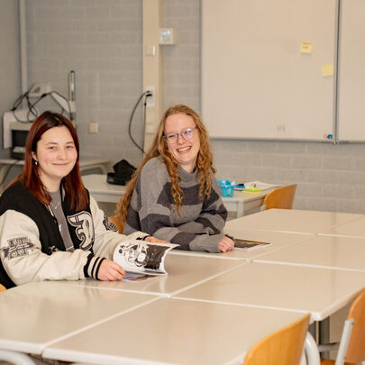 Studenten Pedagogisch Medewerker in klaslokaal