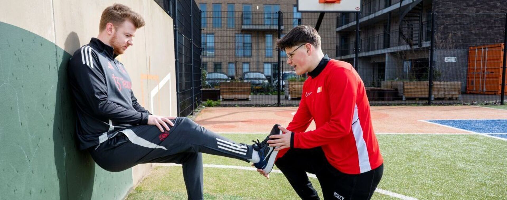 Student Sport, Bewegen & Gezondheid helpt sporter bij strekoefeningen