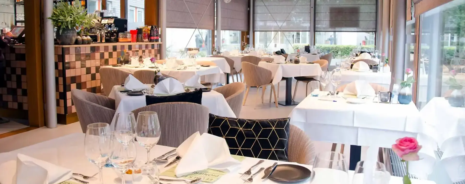 Interieur van lesrestaurant Chapeau in Hilversum
