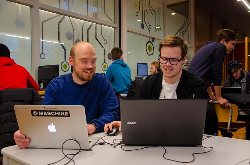 Studenten werken zelfstandig aan eigen traject