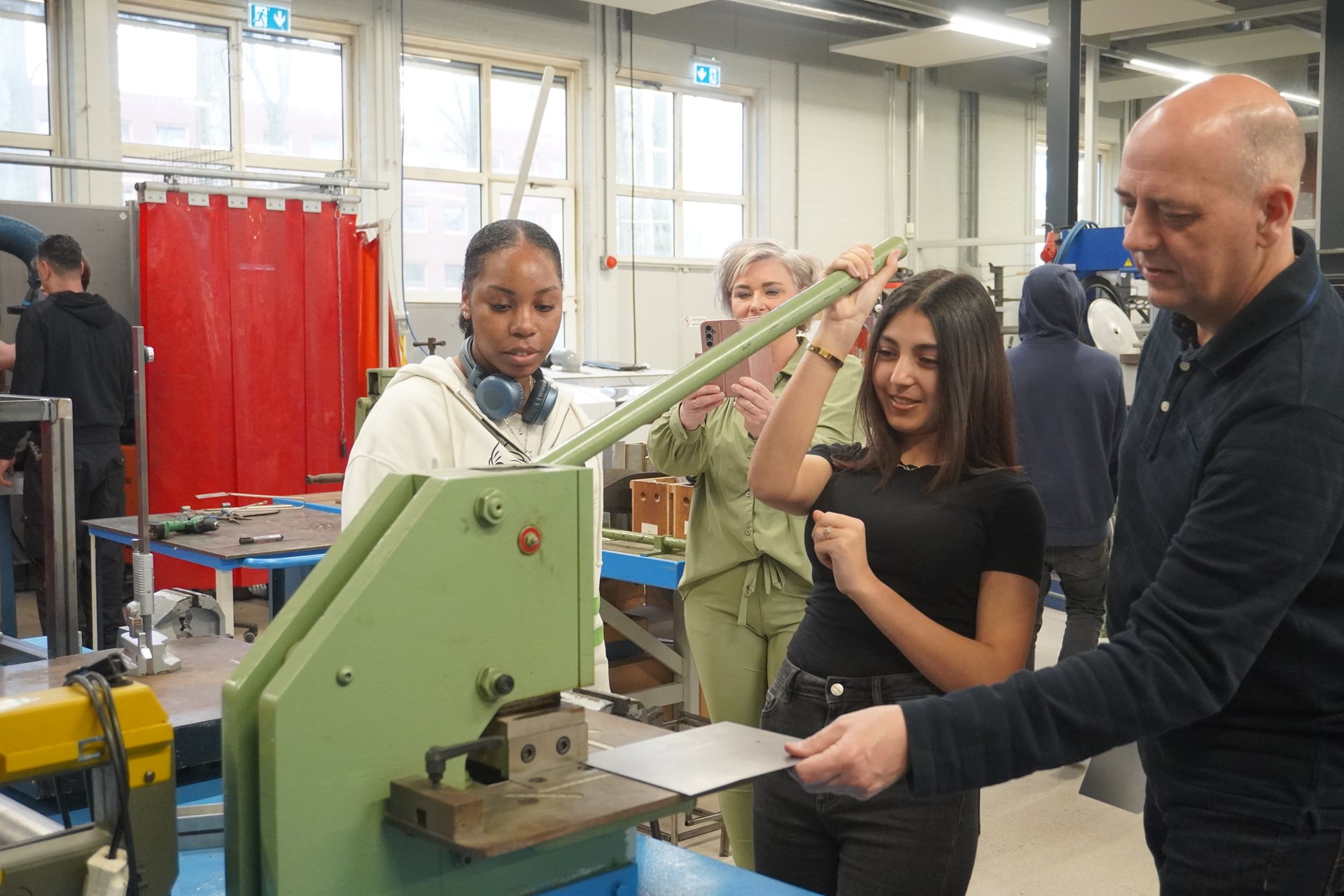 ROC van Flevoland biedt kijkje in de wereld van techniek op Girls' Day