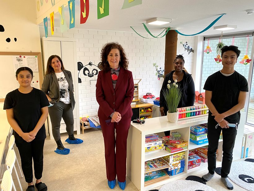 Demissionair minister bezoekt MBO College Almere